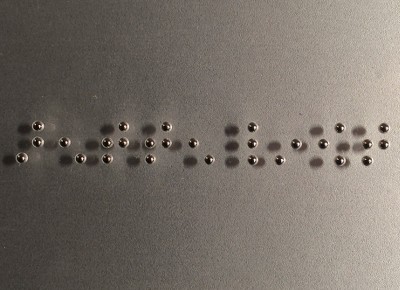 gravure en relief pour Braille